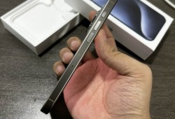 15Pro 128G国行在保 整机99新 电池100